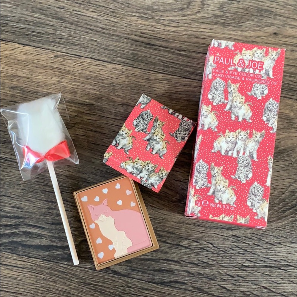 Paul & Joe face and eye color